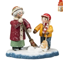 * Kathe's Original Figurines|Clearing The Snow